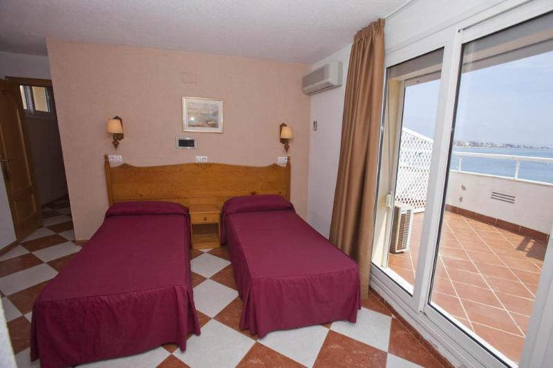 Cabo De Mar Hotel 2*